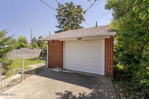 Tiny photo for 1311 Pennelwood Drive, Toledo, OH 43614 (MLS # 10008456)