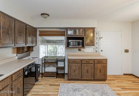Tiny photo for 1311 Pennelwood Drive, Toledo, OH 43614 (MLS # 10008456)