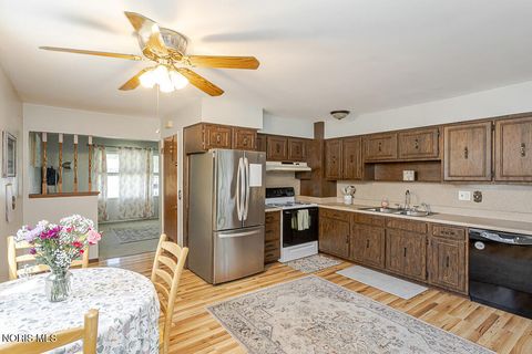 Tiny photo for 1311 Pennelwood Drive, Toledo, OH 43614 (MLS # 10008456)