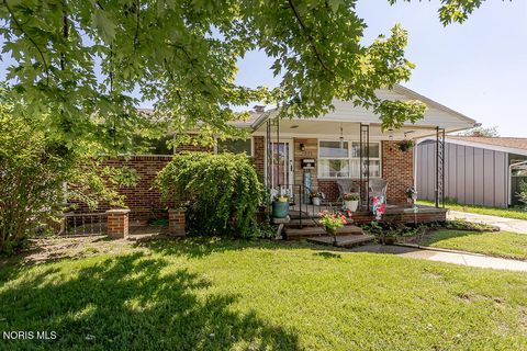 Tiny photo for 1311 Pennelwood Drive, Toledo, OH 43614 (MLS # 10008456)