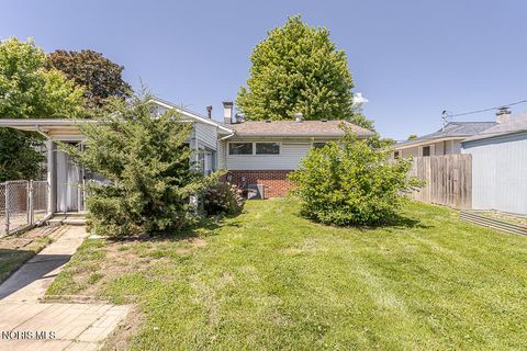 Tiny photo for 1311 Pennelwood Drive, Toledo, OH 43614 (MLS # 10008456)