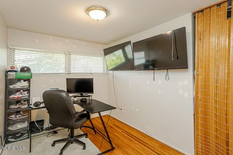 Tiny photo for 1311 Pennelwood Drive, Toledo, OH 43614 (MLS # 10008456)
