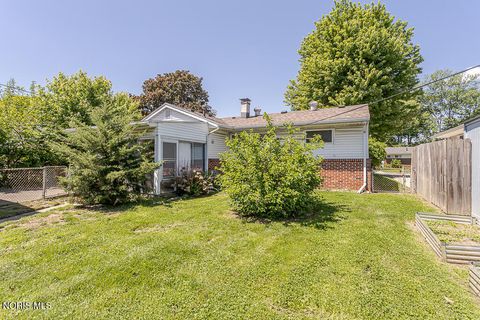 Tiny photo for 1311 Pennelwood Drive, Toledo, OH 43614 (MLS # 10008456)