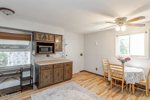 Tiny photo for 1311 Pennelwood Drive, Toledo, OH 43614 (MLS # 10008456)