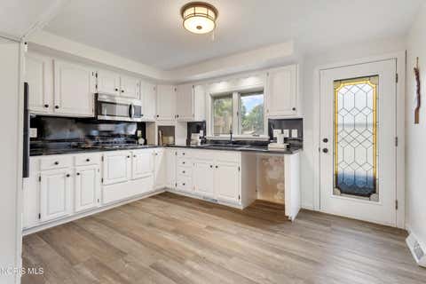 Tiny photo for 5679 Knightsbridge Drive, Toledo, OH 43614 (MLS # 10010715)