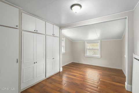 Tiny photo for 870 Toronto Avenue, Toledo, OH 43609 (MLS # 10007395)