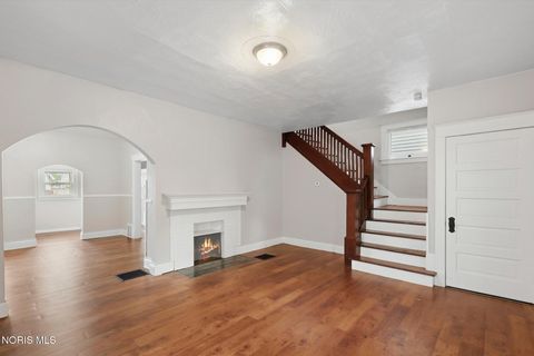 Tiny photo for 870 Toronto Avenue, Toledo, OH 43609 (MLS # 10007395)