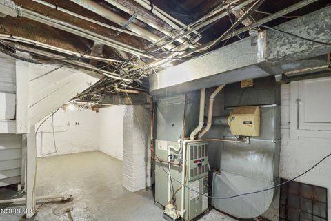 Tiny photo for 870 Toronto Avenue, Toledo, OH 43609 (MLS # 10007395)