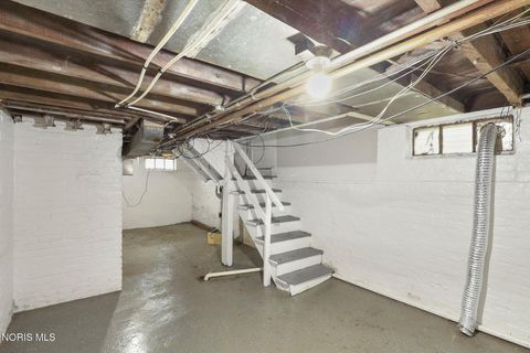 Tiny photo for 870 Toronto Avenue, Toledo, OH 43609 (MLS # 10007395)