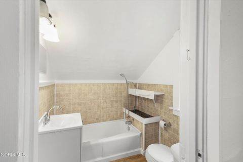 Tiny photo for 870 Toronto Avenue, Toledo, OH 43609 (MLS # 10007395)