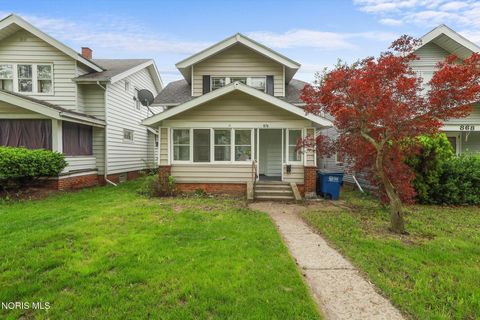 Tiny photo for 870 Toronto Avenue, Toledo, OH 43609 (MLS # 10007395)