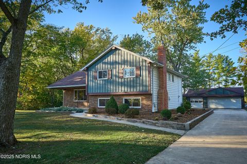 Photo of 8134 Little Road, Sylvania, OH 43560 (MLS # 10000097)