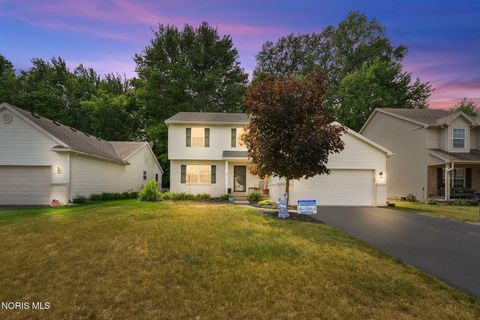 Homes For Sale - 604 Highland Creek Court<br/> Holland, OH 43528