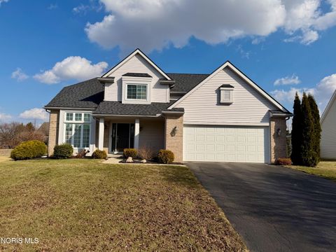 Photo of 25194 Ramblehurst Drive, Perrysburg, OH 43551 (MLS # 10004567)