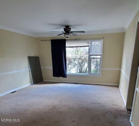 Tiny photo for 2003 Bucklew Drive, Toledo, OH 43613 (MLS # 10006496)