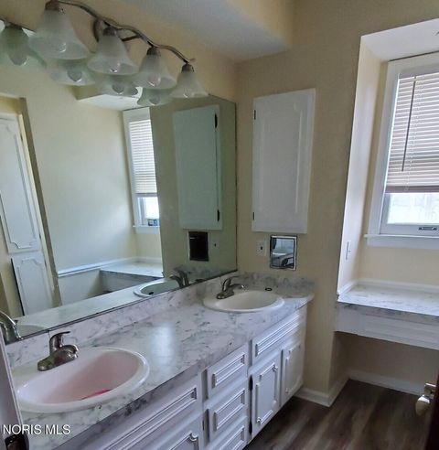 Tiny photo for 2003 Bucklew Drive, Toledo, OH 43613 (MLS # 10006496)