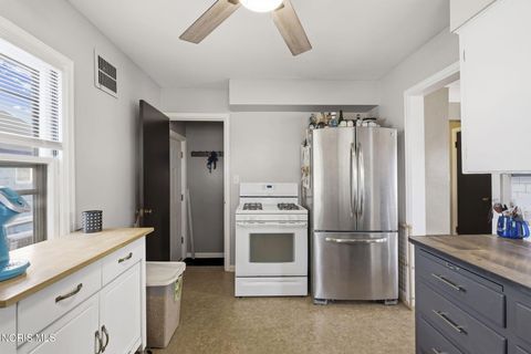 Tiny photo for 42 Pasadena Boulevard, Toledo, OH 43612 (MLS # 10009544)