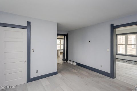 Tiny photo for 831 Oak Street, Toledo, OH 43605 (MLS # 10010793)
