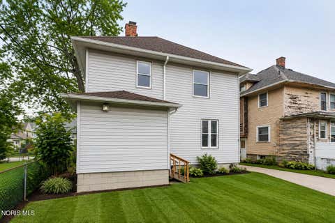 Tiny photo for 831 Oak Street, Toledo, OH 43605 (MLS # 10010793)