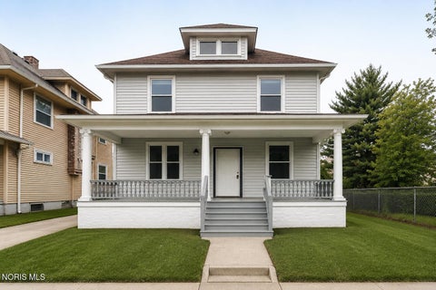 Photo of 831 Oak Street, Toledo, OH 43605 (MLS # 10010793)