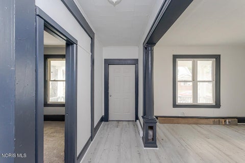 Tiny photo for 831 Oak Street, Toledo, OH 43605 (MLS # 10010793)