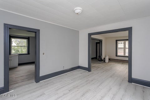 Tiny photo for 831 Oak Street, Toledo, OH 43605 (MLS # 10010793)