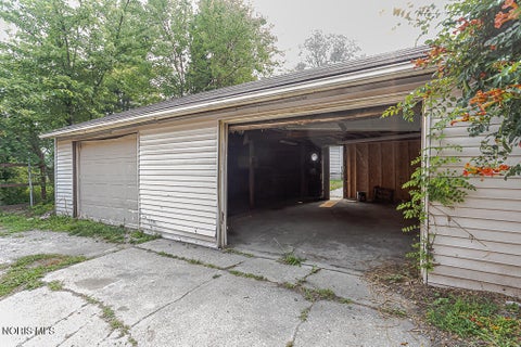 Tiny photo for 831 Oak Street, Toledo, OH 43605 (MLS # 10010793)
