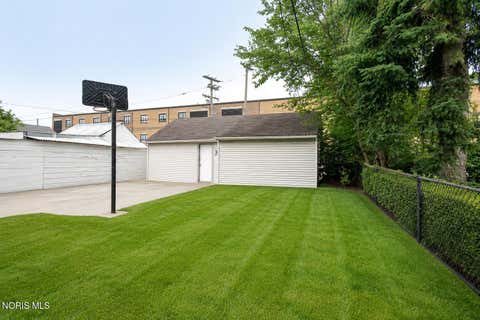 Tiny photo for 831 Oak Street, Toledo, OH 43605 (MLS # 10010793)