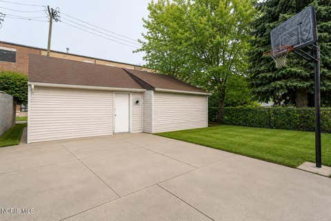 Tiny photo for 831 Oak Street, Toledo, OH 43605 (MLS # 10010793)