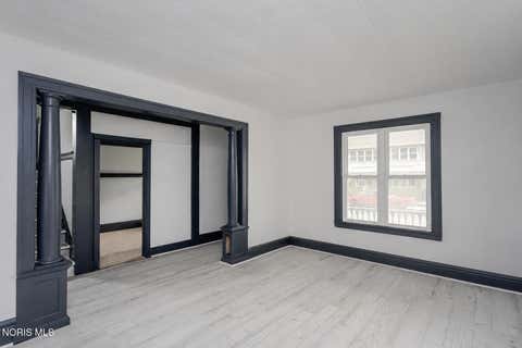 Tiny photo for 831 Oak Street, Toledo, OH 43605 (MLS # 10010793)