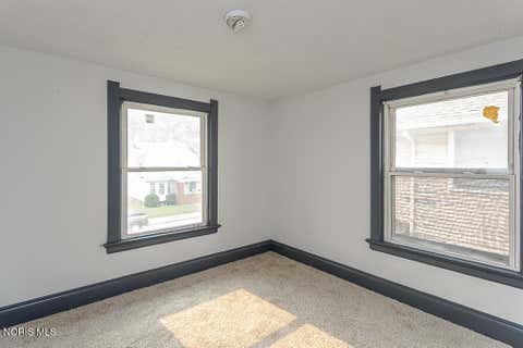 Tiny photo for 831 Oak Street, Toledo, OH 43605 (MLS # 10010793)