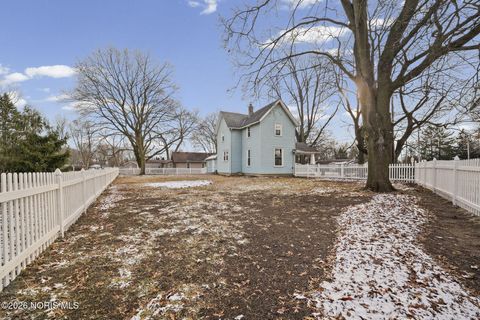 Tiny photo for 740 Conneaut Avenue, Bowling Green, OH 43402 (MLS # 10003081)