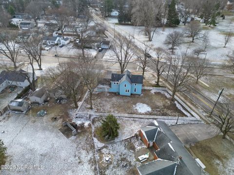 Tiny photo for 740 Conneaut Avenue, Bowling Green, OH 43402 (MLS # 10003081)