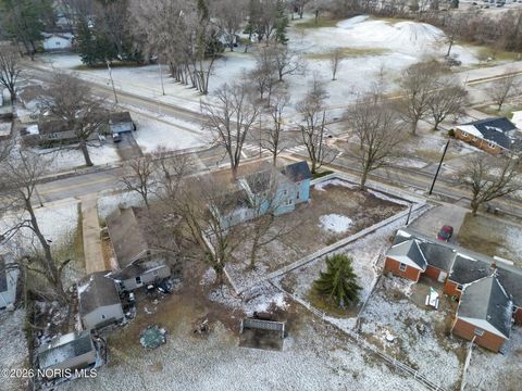 Tiny photo for 740 Conneaut Avenue, Bowling Green, OH 43402 (MLS # 10003081)