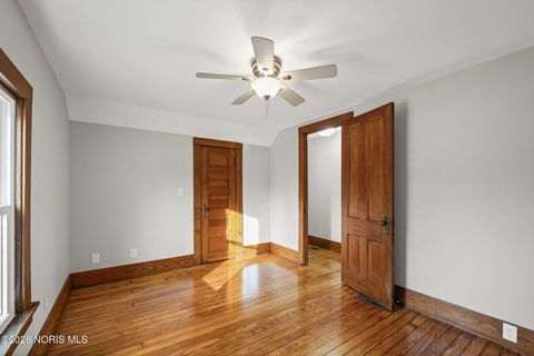 Tiny photo for 740 Conneaut Avenue, Bowling Green, OH 43402 (MLS # 10003081)