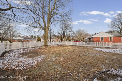 Tiny photo for 740 Conneaut Avenue, Bowling Green, OH 43402 (MLS # 10003081)
