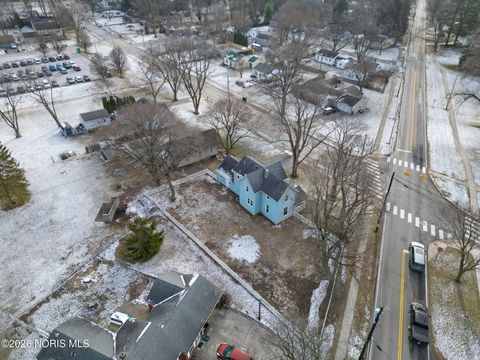 Tiny photo for 740 Conneaut Avenue, Bowling Green, OH 43402 (MLS # 10003081)