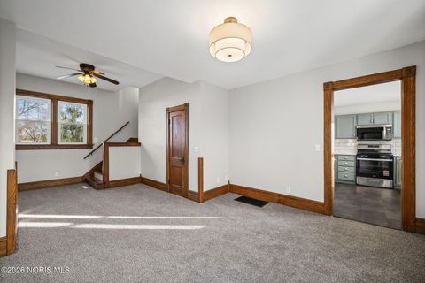 Tiny photo for 740 Conneaut Avenue, Bowling Green, OH 43402 (MLS # 10003081)