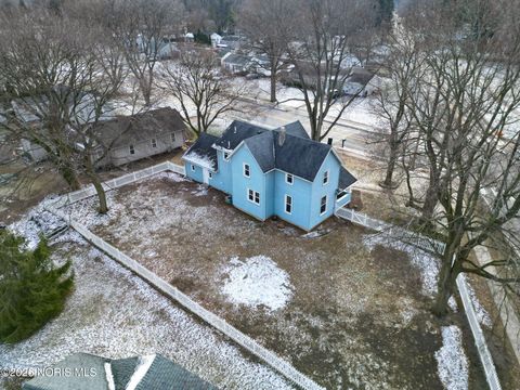Tiny photo for 740 Conneaut Avenue, Bowling Green, OH 43402 (MLS # 10003081)