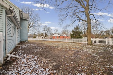 Tiny photo for 740 Conneaut Avenue, Bowling Green, OH 43402 (MLS # 10003081)