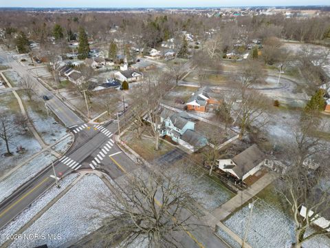 Tiny photo for 740 Conneaut Avenue, Bowling Green, OH 43402 (MLS # 10003081)