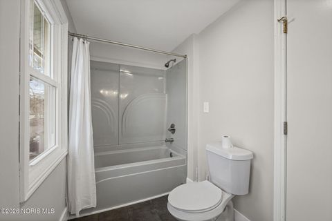 Tiny photo for 740 Conneaut Avenue, Bowling Green, OH 43402 (MLS # 10003081)