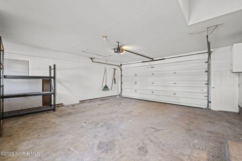 Tiny photo for 740 Conneaut Avenue, Bowling Green, OH 43402 (MLS # 10003081)