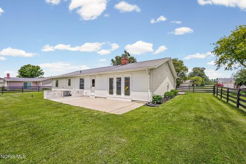 Tiny photo for 153 Thomas Drive, Fremont, OH 43420 (MLS # 10009376)