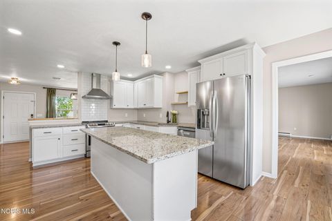 Tiny photo for 153 Thomas Drive, Fremont, OH 43420 (MLS # 10009376)