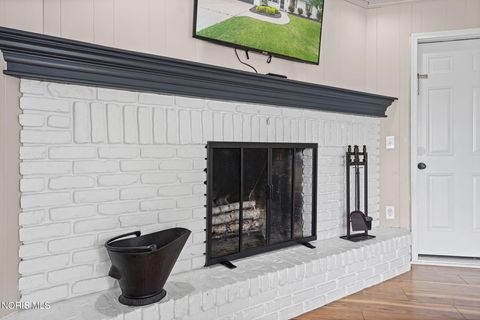 Tiny photo for 153 Thomas Drive, Fremont, OH 43420 (MLS # 10009376)