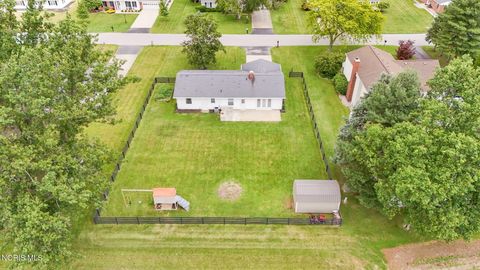 Tiny photo for 153 Thomas Drive, Fremont, OH 43420 (MLS # 10009376)