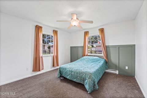 Tiny photo for 153 Thomas Drive, Fremont, OH 43420 (MLS # 10009376)