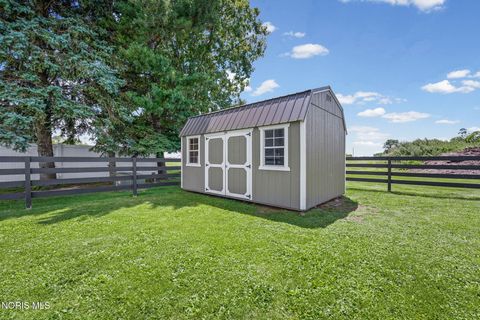 Tiny photo for 153 Thomas Drive, Fremont, OH 43420 (MLS # 10009376)