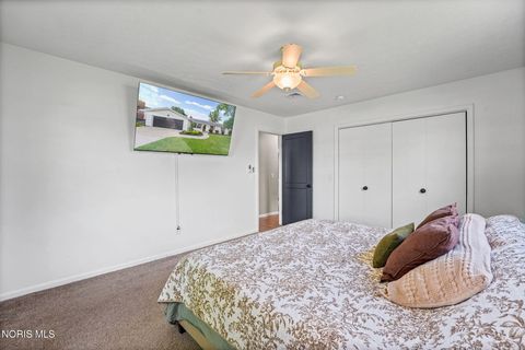 Tiny photo for 153 Thomas Drive, Fremont, OH 43420 (MLS # 10009376)